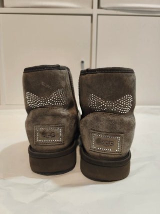 Stivali UGG grigi con strass