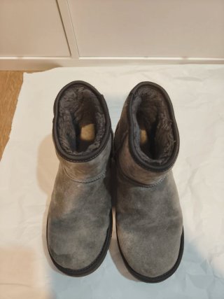 Stivali UGG grigi con strass