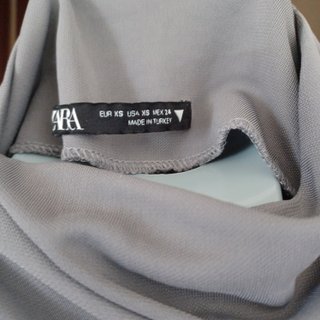 Zara Cuerpo Gris Drapeado Manga Larga