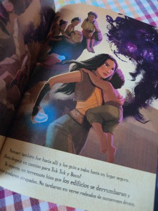 Raya y el último dragón. Disney. Libro película.