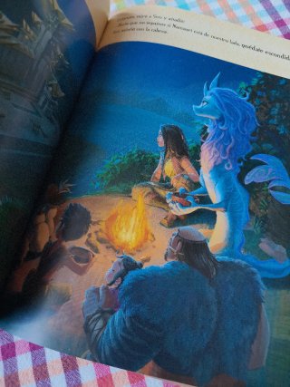 Raya y el último dragón. Disney. Libro película.