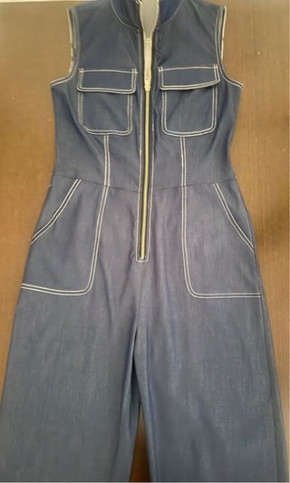 Mono azul con cremallera y bolsillos