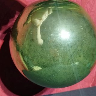 Antigua bola protección brujas