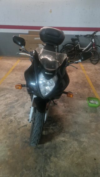 Suzuki GS500F Negra y Plateada