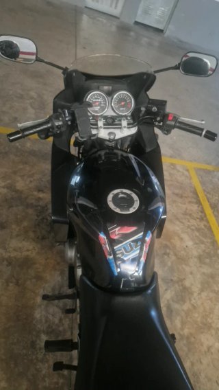 Suzuki GS500F Negra y Plateada