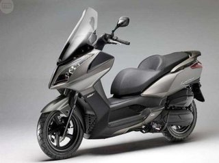 23945 caja bateria kymco super dink 125 .