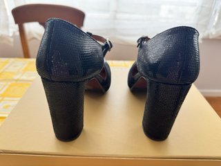 Zapato tacón Chie Mihara negro