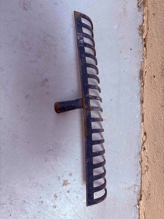 Rastrillo de metal