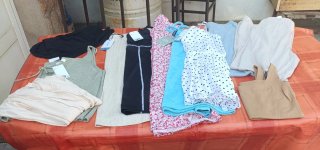 Lotto di 12 capi di abbigliamento