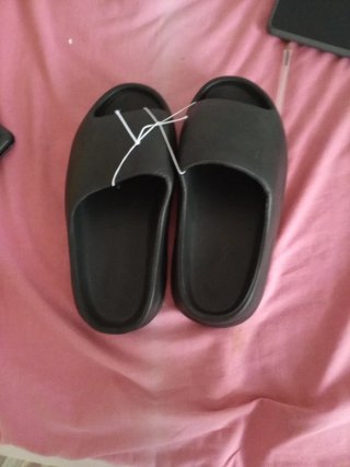 Chanclas Yeezy Negras