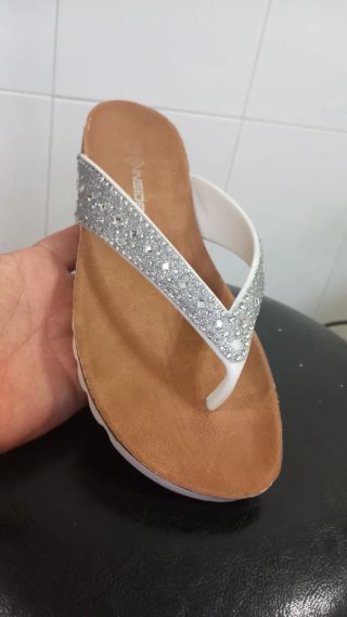 Sandalias INSIDE mujer adornos plateados