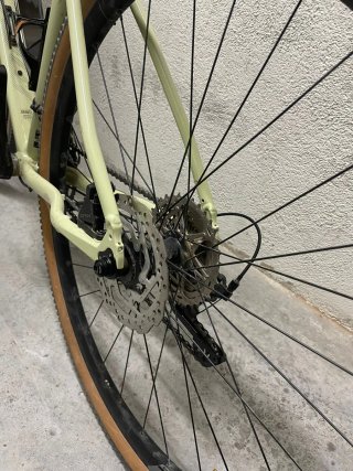 Bicicleta Gravel Color Crema talla M del 2022.