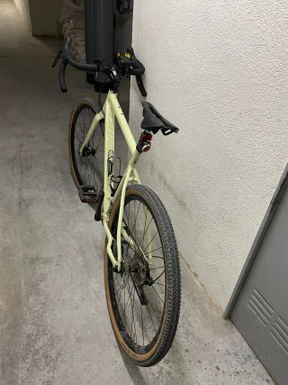 Bicicleta Gravel Color Crema talla M del 2022.