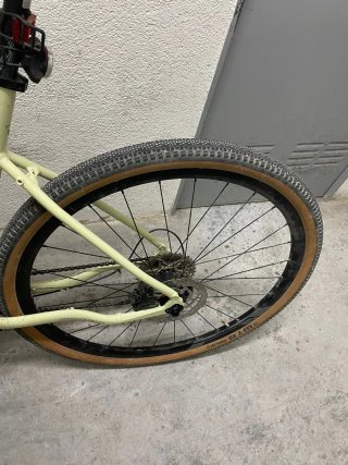 Bicicleta Gravel Color Crema talla M del 2022.