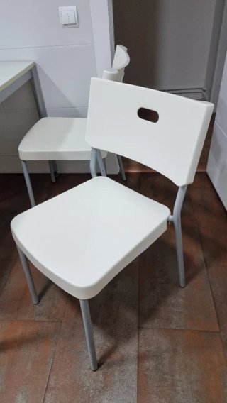 Mesa cocina blanca + 4 sillas