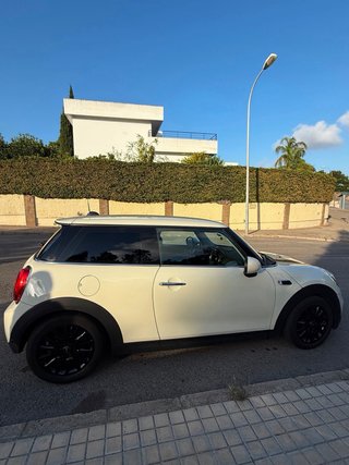 Mini Cooper Blanco con Rayas Negras 27000 kilometr
