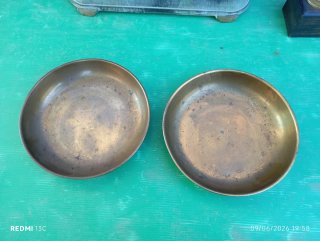 Balanza antigua con pesas
