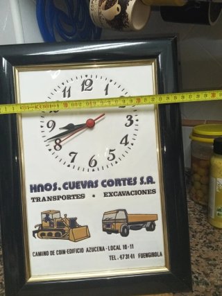 Reloj Hnos. Cuevas Cortes S.A. Negro/Dorado