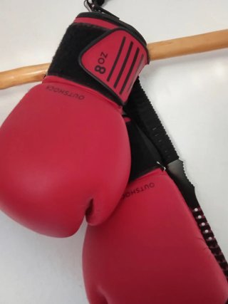 Saco de boxeo de pie,nada más guantes