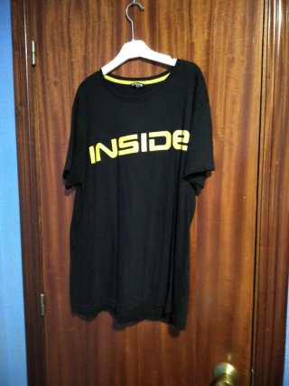 Camiseta negra INSIDE talla M