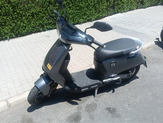 Ciclomotor Eléctrico Scooter Negro/Gris