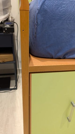 Cama juvenil con cajones y estantería