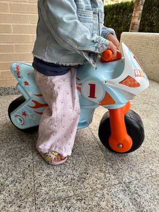 Moto correpasillos infantil