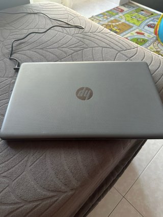 Portátil HP 15 Intel Celeron 8GB RAM 224GB SSD
