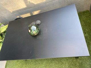 Mesa de jardín cristal y metal