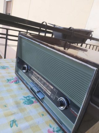 Radio Telefunken Mignonette FM-OM-OC funzionante.
