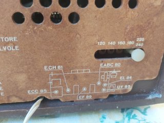 Radio Telefunken Mignonette FM-OM-OC funzionante.