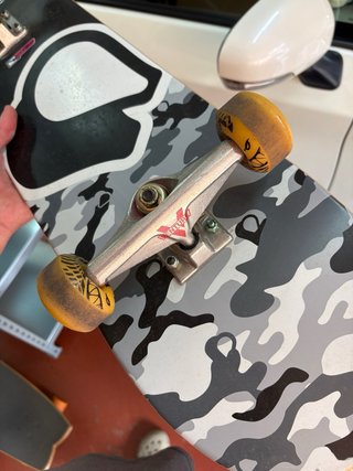 Skate, ejes Venture, ruedas Spitfire.
