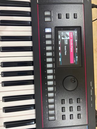 Roland Juno-D7 Teclado Sintetizador Con funda.