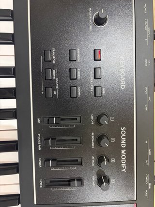 Roland Juno-D7 Teclado Sintetizador Con funda.