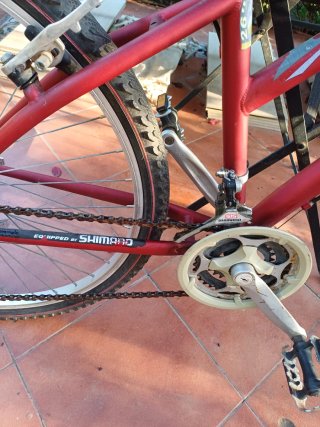 Bicicleta de montaña roja TOPBIKE