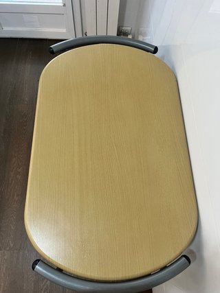 Mesa de cocina con 2 sillas