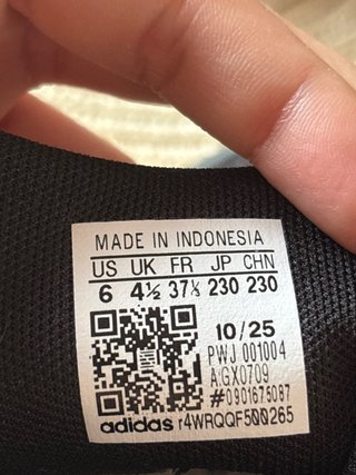 Zapatillas Adidas Negras y Blancas