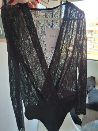 Body encaje Zara manga larga negro