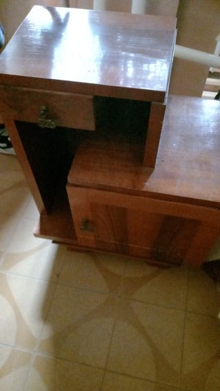 Comodini in legno marrone