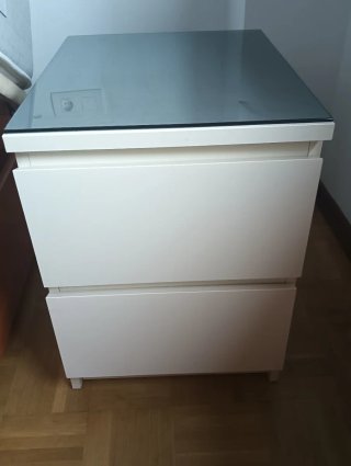 Muebles salón auxiliares y mesitas noche con uso