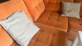 Sofá enorme (chaise longue) que costó 1000 €
