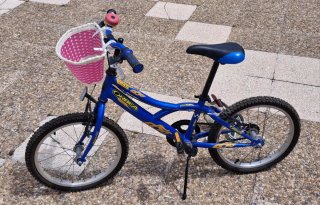 Bicicleta Orbea infantil azul con cesta