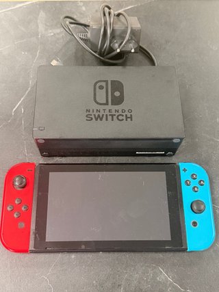 Nintendo Switch Consola + Dock + joy-con