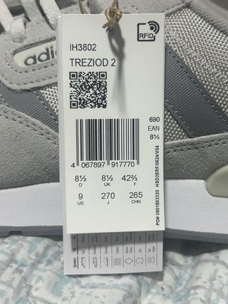 Zapatillas Adidas Grises y Blancas