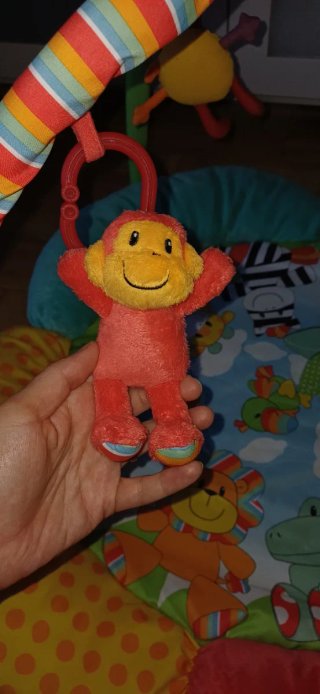 Gimnasio para bebé con peluches