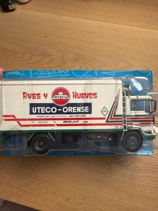 Camion Pegaso Coren Uccelli e Uova