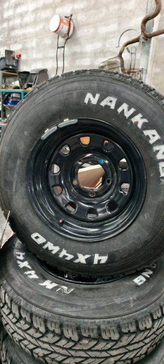 Rueda Nankang 4x4