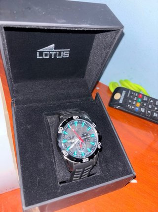 Reloj Lotus MOD. L26 Negro y Verde