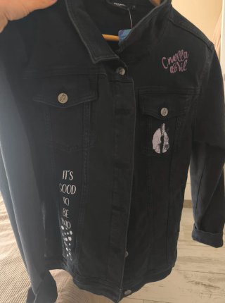 Chaqueta vaquera Cruella de Vil, sin estrenar