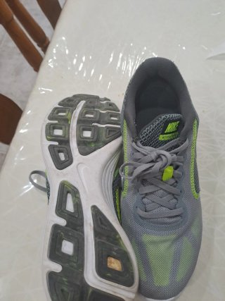 Zapatillas Nike Grises y Verdes